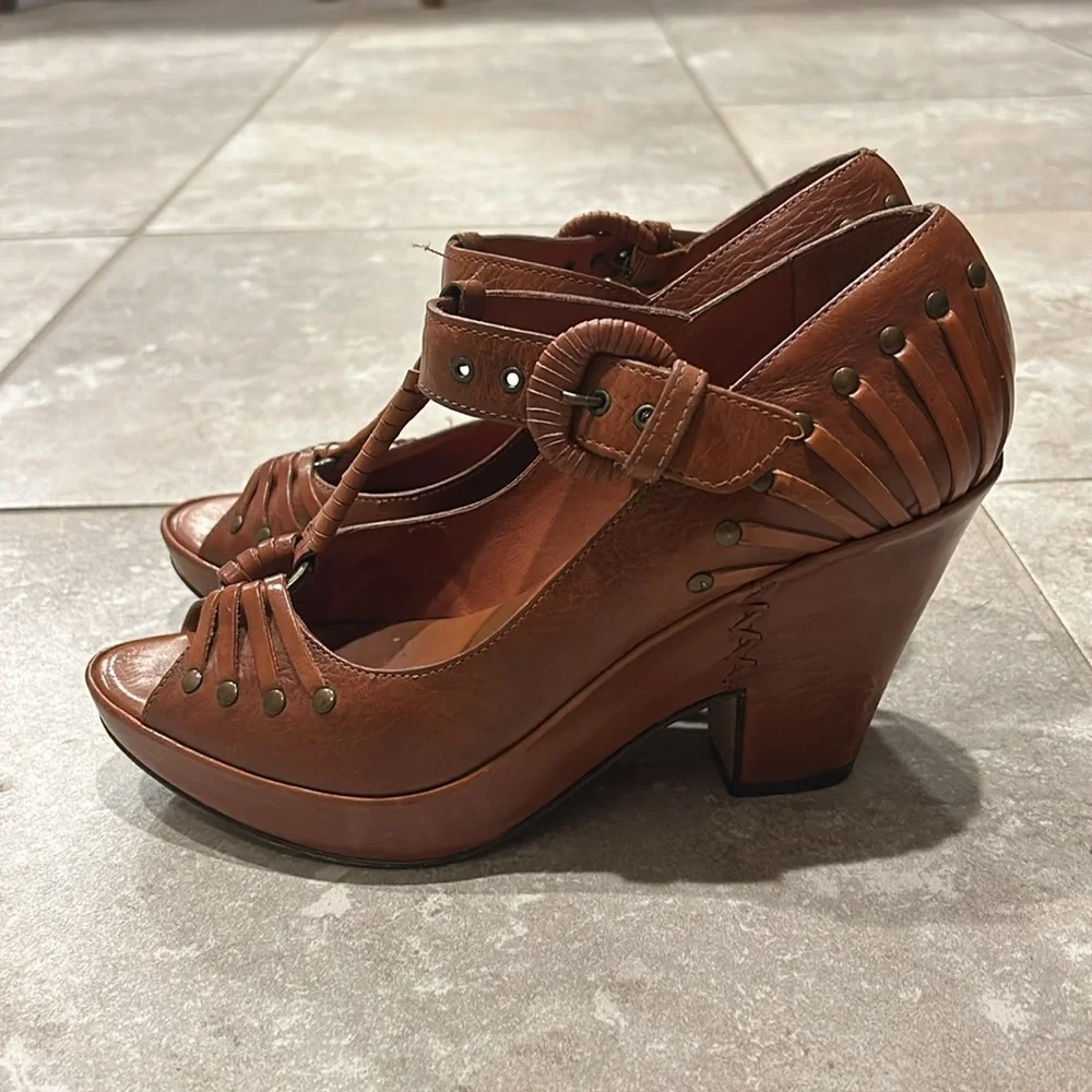 Rare Vintage Frye Studded Mary Jane Wedge/Platform Style Heels w/Brass Ring 10